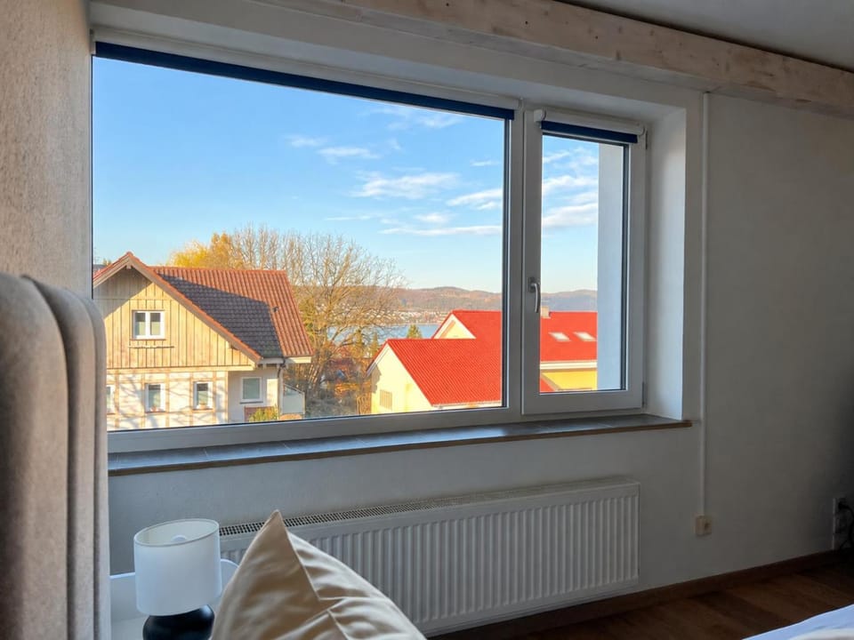 View (from property/room), View (from property/room), Bedroom, Lake view, Lake view