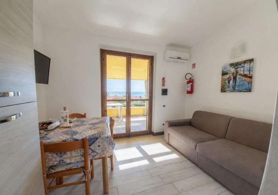Balcony/Terrace, Balcony/Terrace, Garden view, Garden view, Sea view, Sea view, Inner courtyard view, internet, internet, air conditioner, air conditioner