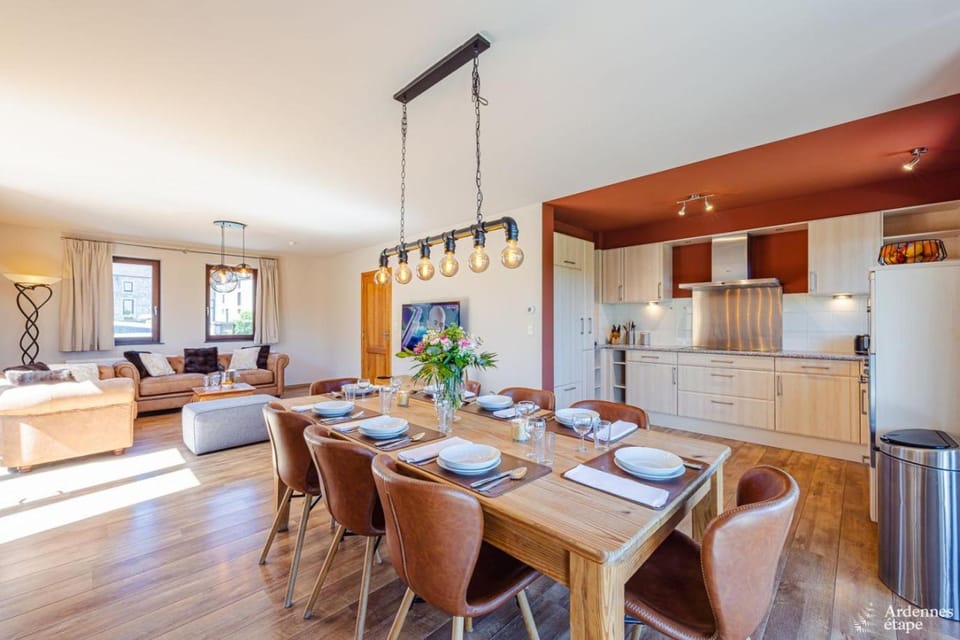 Kitchen or kitchenette, Living room, Dining area, oven, pet friendly, stove