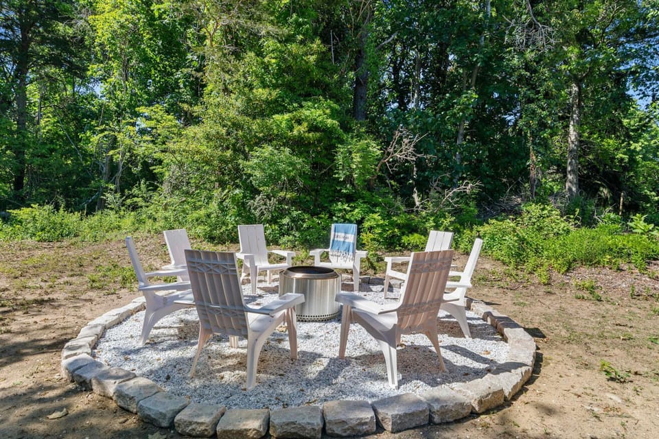 Chic Boho Escape Minutes to Nauset Beach House in Orleans