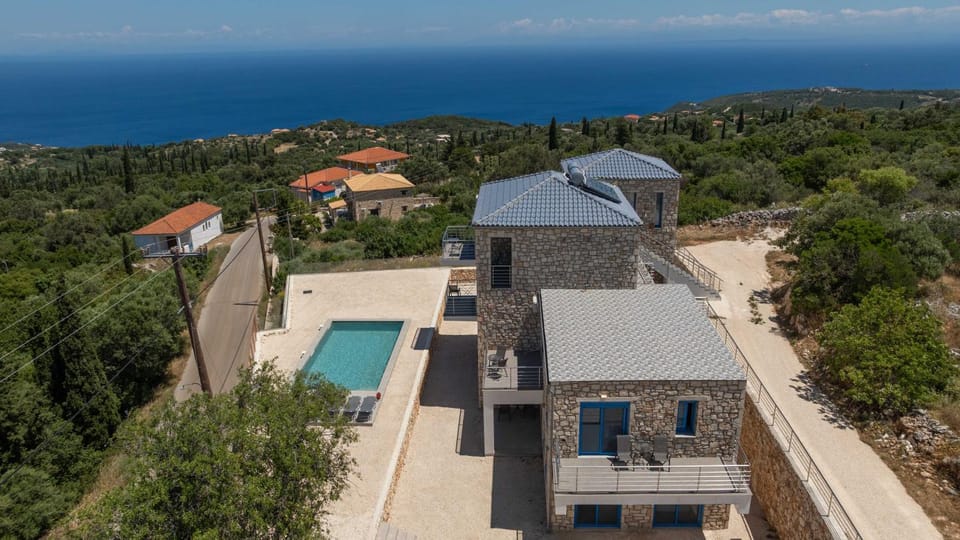Bird's eye view, Sea view, Swimming pool