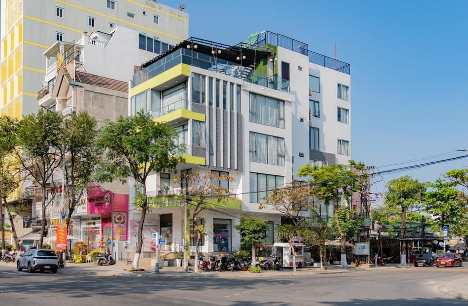 Property building, Street view, Location