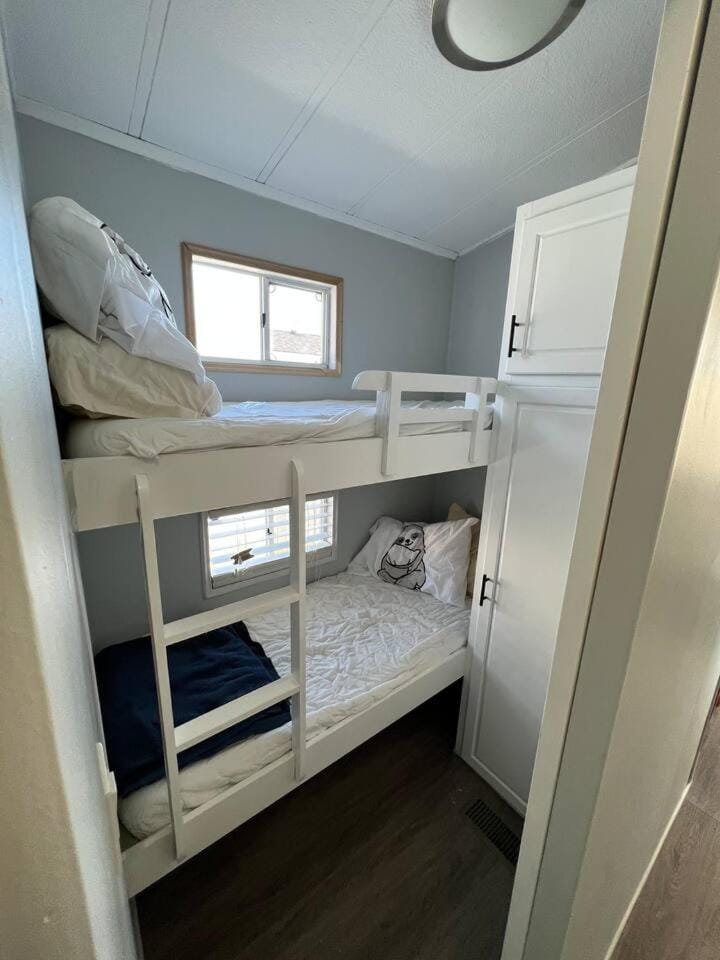 Lake Dreams Cabin Cabin in Port Colborne