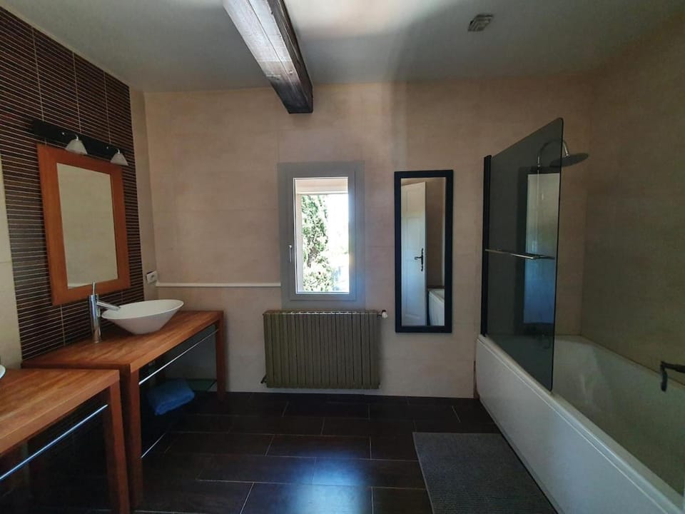 Villa Pool 2500 m Land Air-conditioning Absolute Calm Villa in Nimes