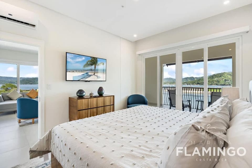 Luxury Penthouse Marina View 3-Bedroom Apartment in Playa Flamingo