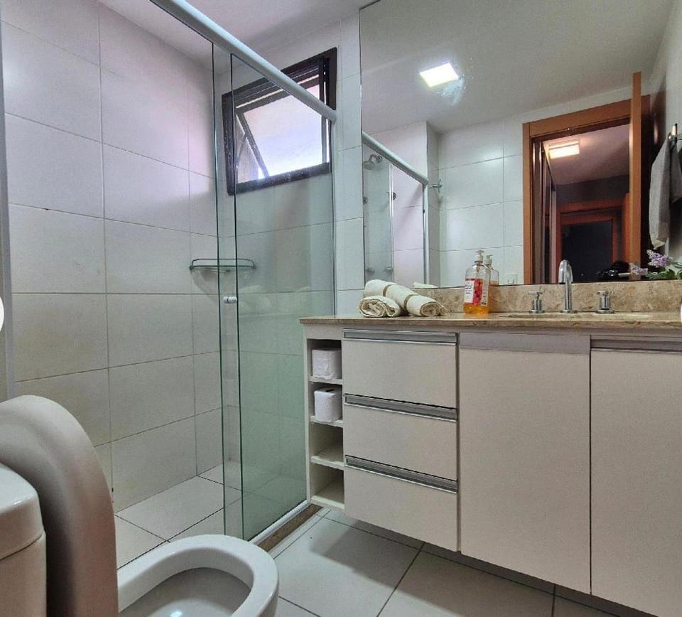 Apartamento à 70 metros da praia Apartment in Rio de Janeiro