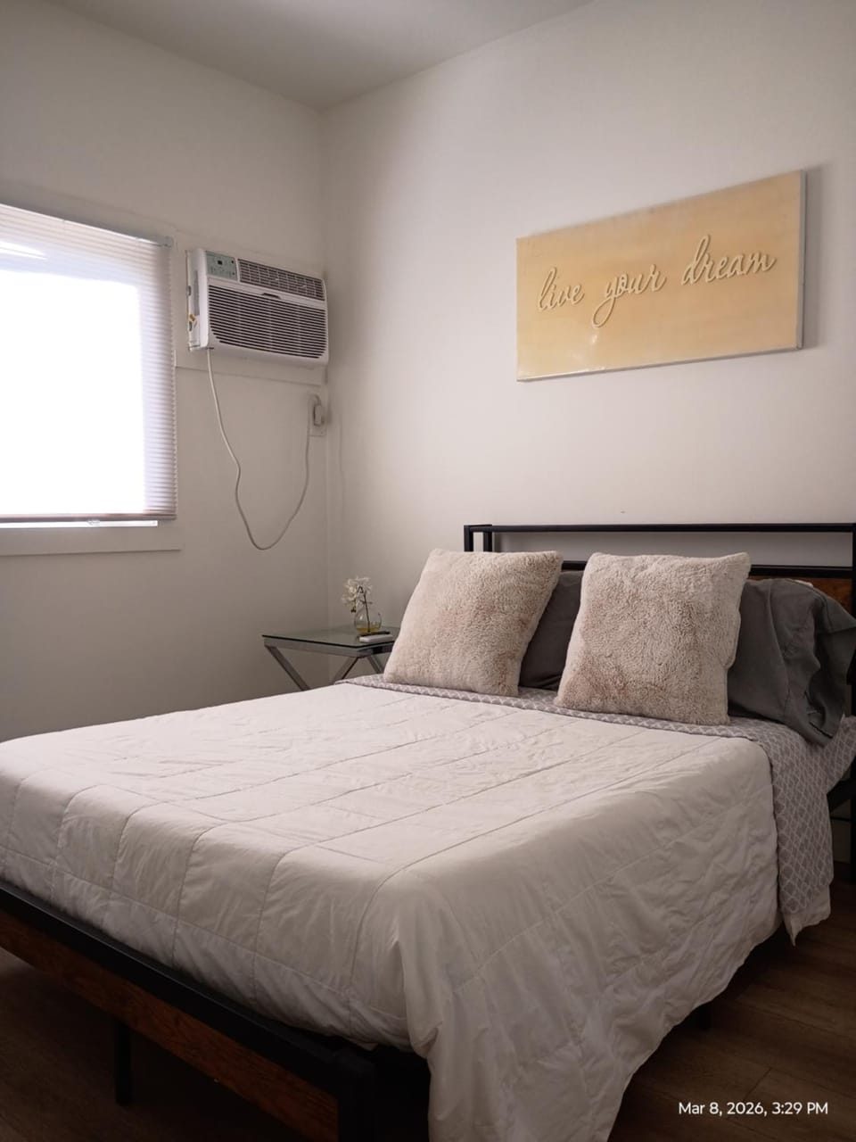 Bed, Photo of the whole room, Bedroom, air conditioner