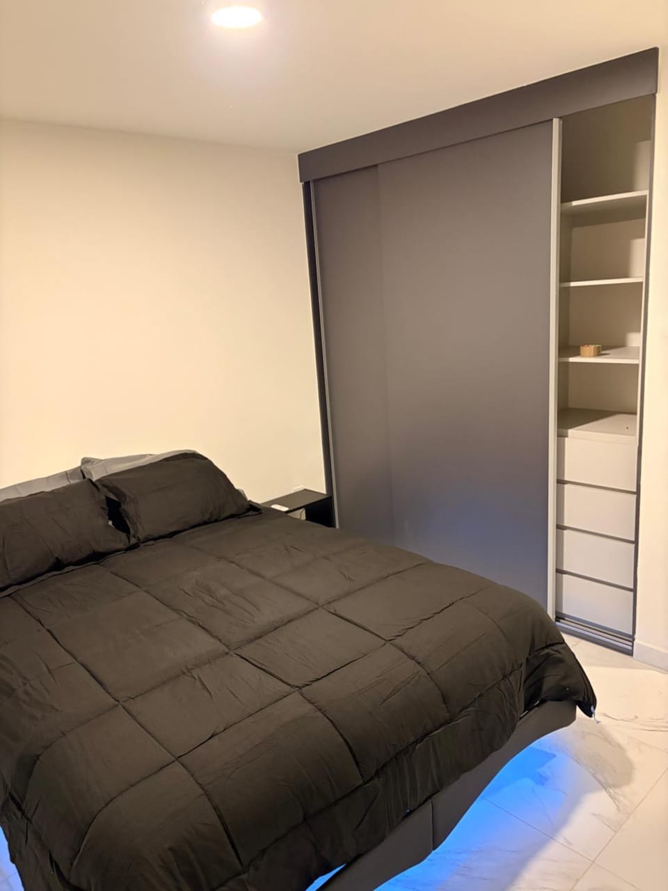 Habitación privada con baño privado se comparten áreas comunes Vacation rental in Mexico City