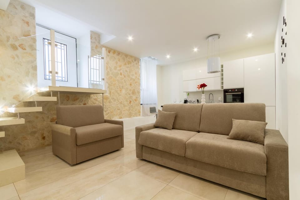 Kitchen or kitchenette, Living room, Seating area, minibar, pet friendly, stove