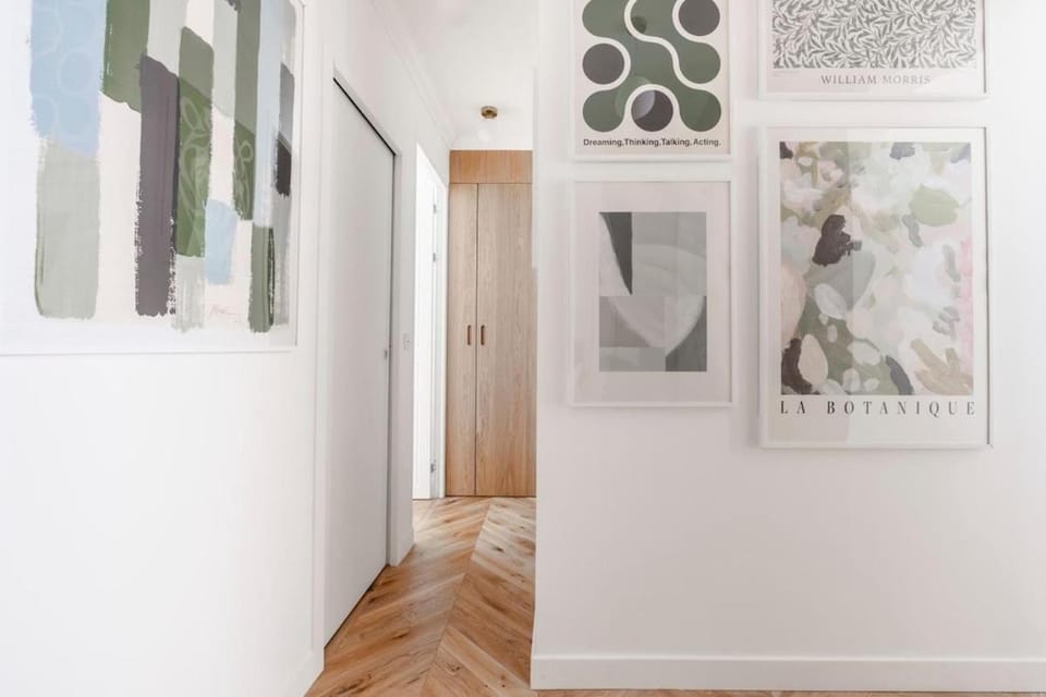We Parisian Les Invalides Cozy Home Apartment in Paris