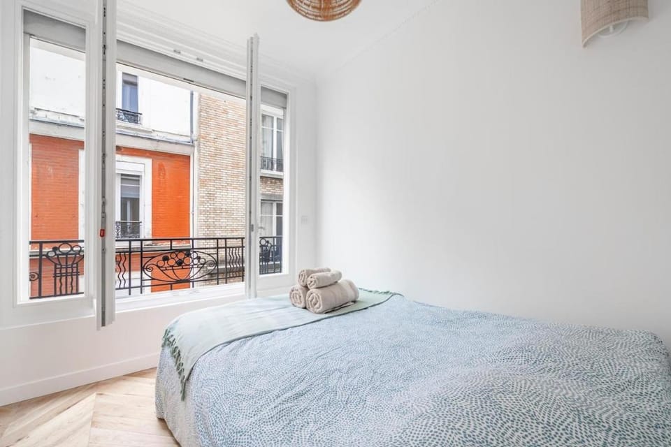 We Parisian Les Invalides Cozy Home Apartment in Paris