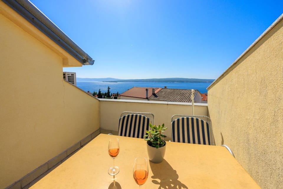 Balcony/Terrace, Lake view