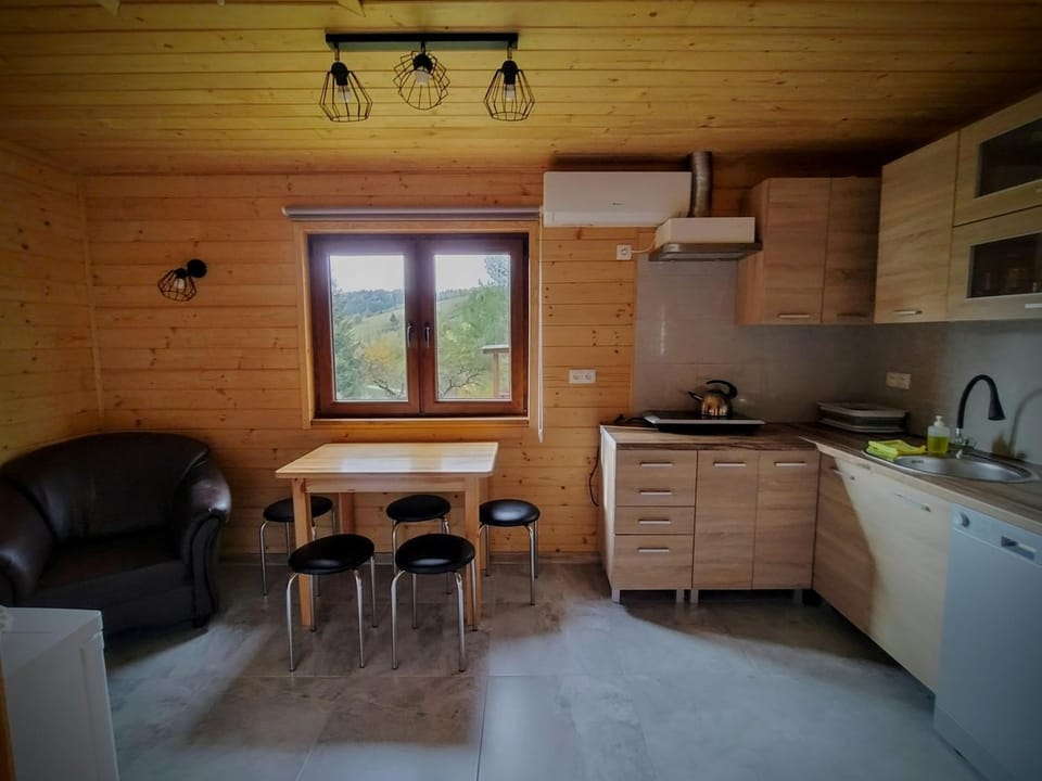 Kitchen or kitchenette, Living room
