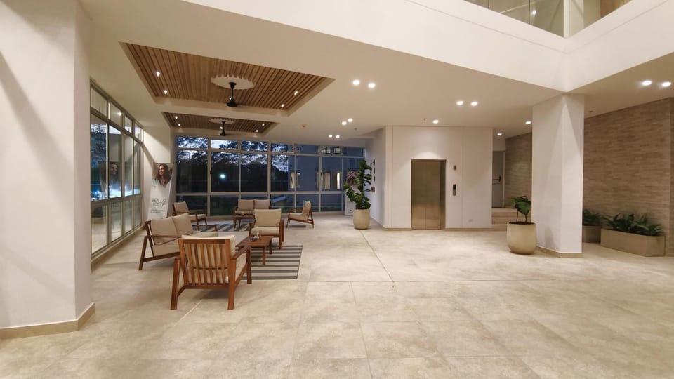 Living room, Lobby or reception, elevator