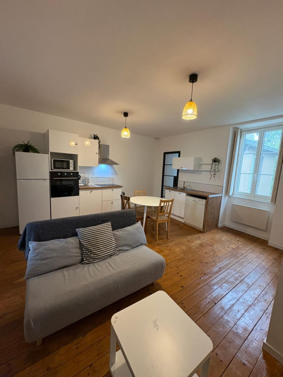 Kitchen or kitchenette, Living room, Dining area, dishwasher, oven