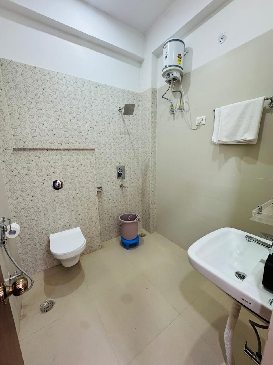 Green house 3bhk luxurious at Gomti nagar Villa in Lucknow