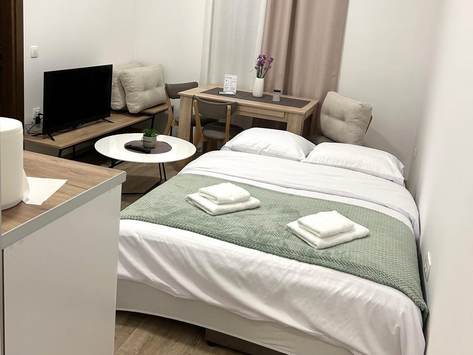 Bed, Living room