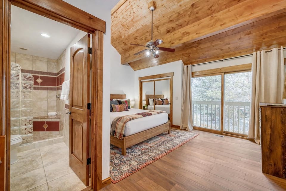 Family Retreat Hot Tub Pet Friendly 177 House in Snyderville