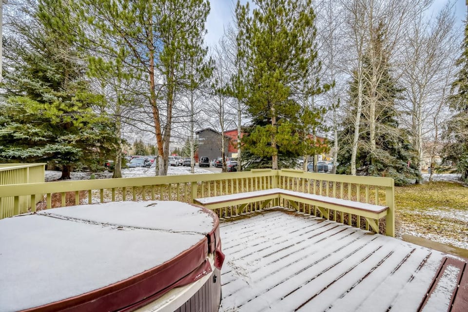 Family Retreat Hot Tub Pet Friendly 177 House in Snyderville