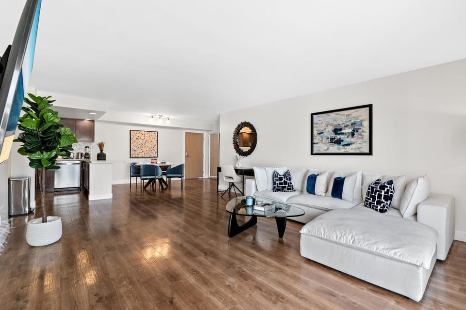 Living room, Photo of the whole room