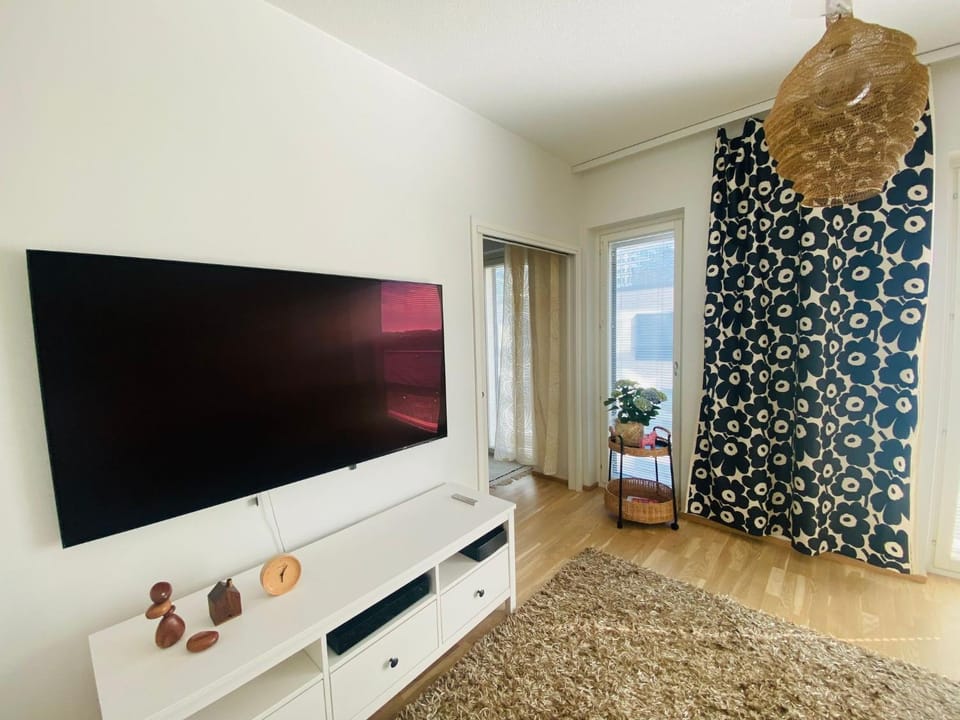 Communal lounge/ TV room, TV and multimedia, Living room