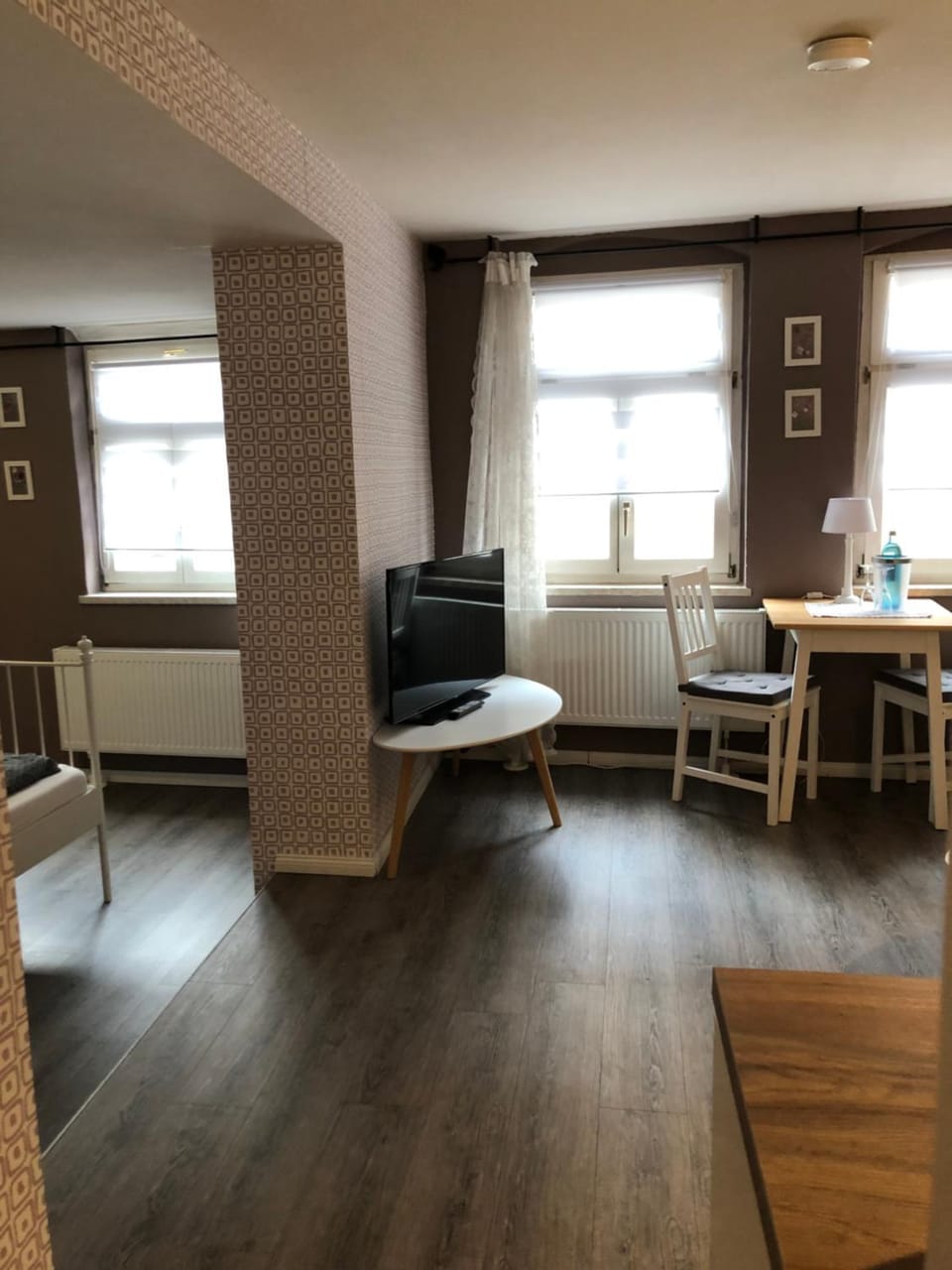TV and multimedia, Seating area, Dining area