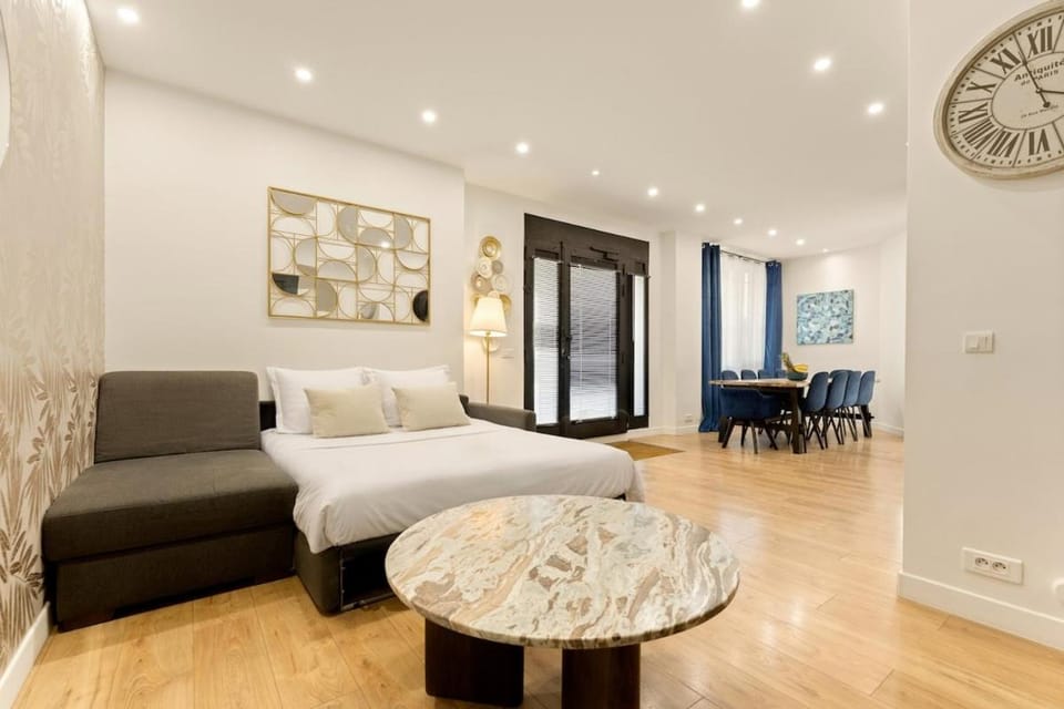 Spacieux appartement à Paris- 10 voyageurs Apartment in Paris