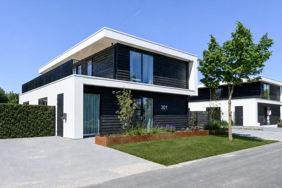 Maan Nr. 301 | 10 Pers. Hottub House in Biddinghuizen