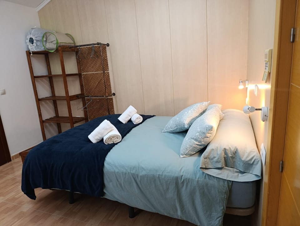 Property building, Bed, Photo of the whole room, Bedroom, towels, wardrobe