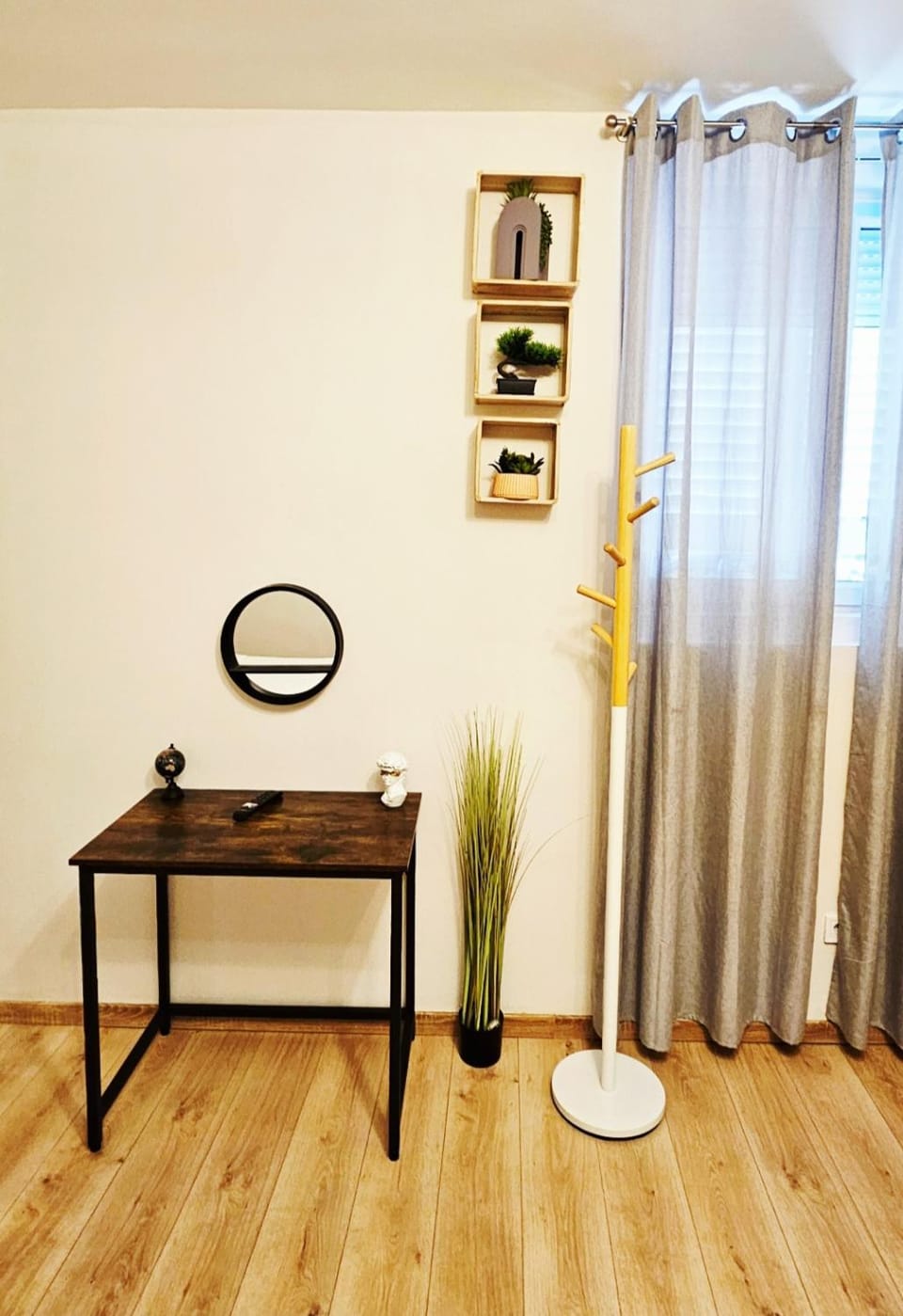 Belle Appartement avec 2 studios 2 salles de bain & Parking Gratuit dans le rue RDC proche centre Apartment in Epernay