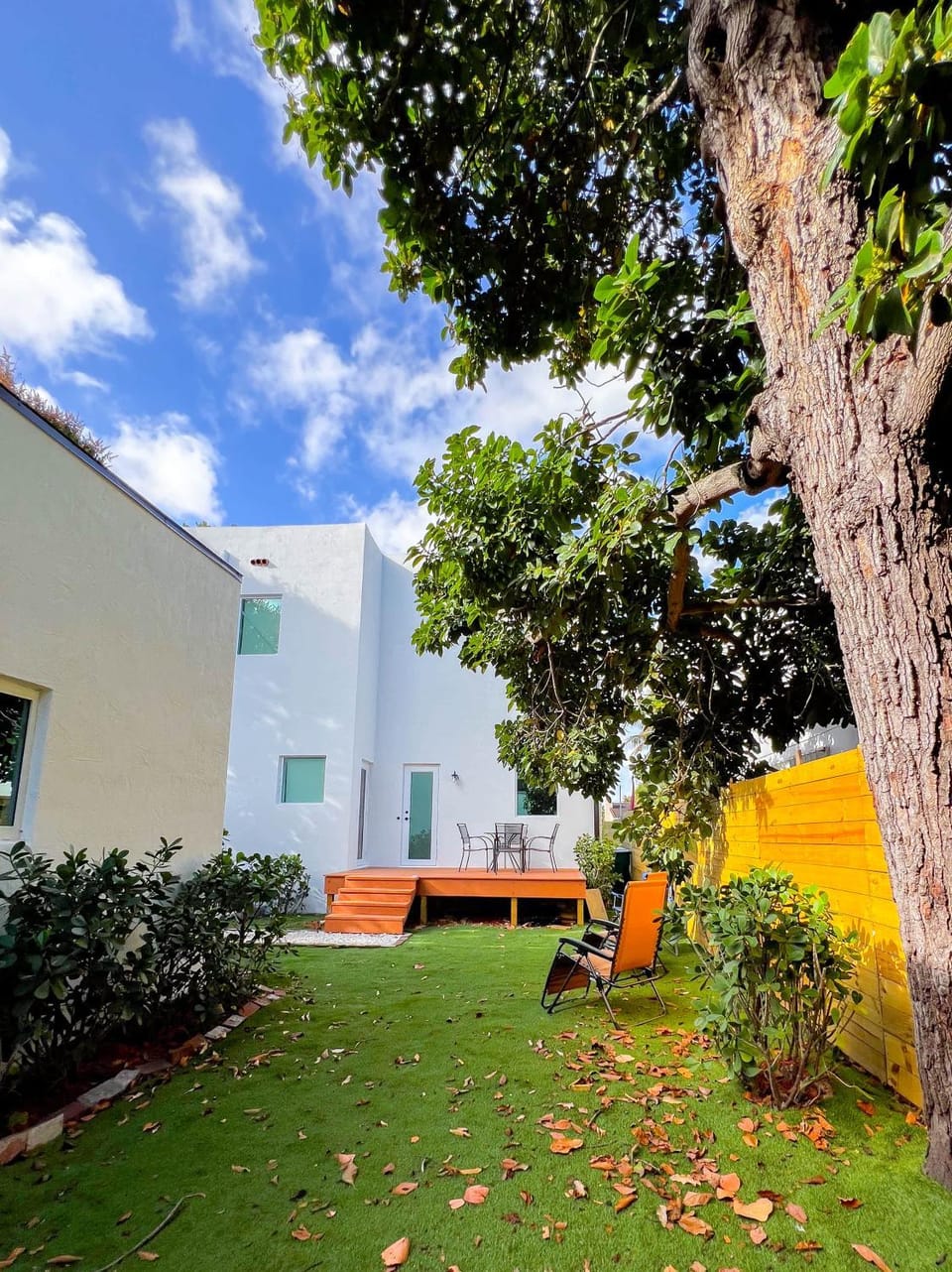 Casablanca - Calle Ocho Airport Parking House in Coral Gables