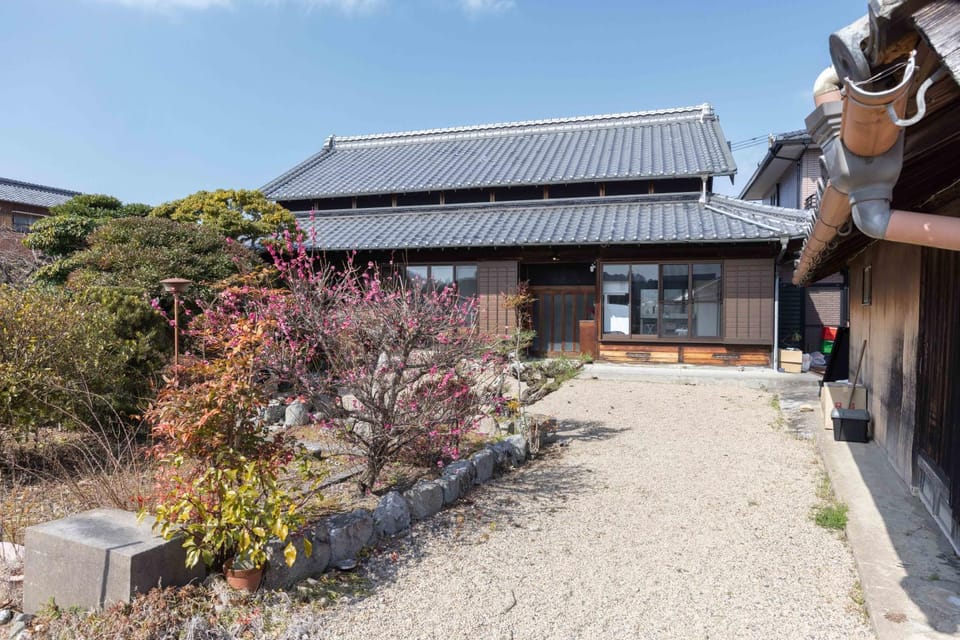 Property building, Spring, Day, Garden, Garden view