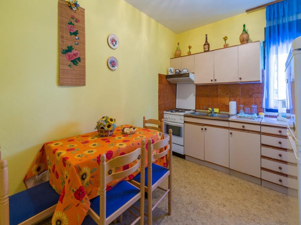 Other, Dining area