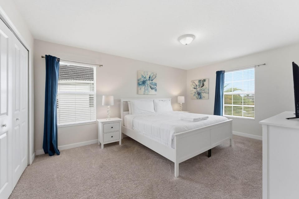 Amazing Home 14 guests Pool Steps to Clubhouse House in Kissimmee