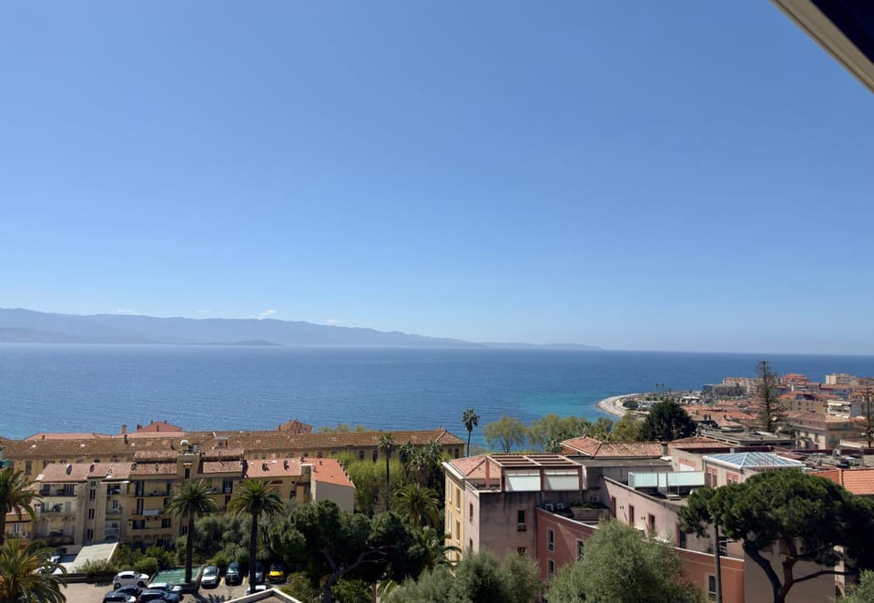 Day, Natural landscape, Balcony/Terrace, City view, Sea view