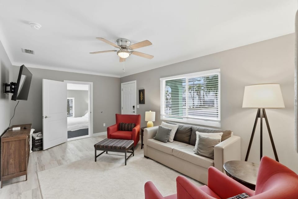 Beachside Comfort Just Minutes from the Sand House in Sunset Beach