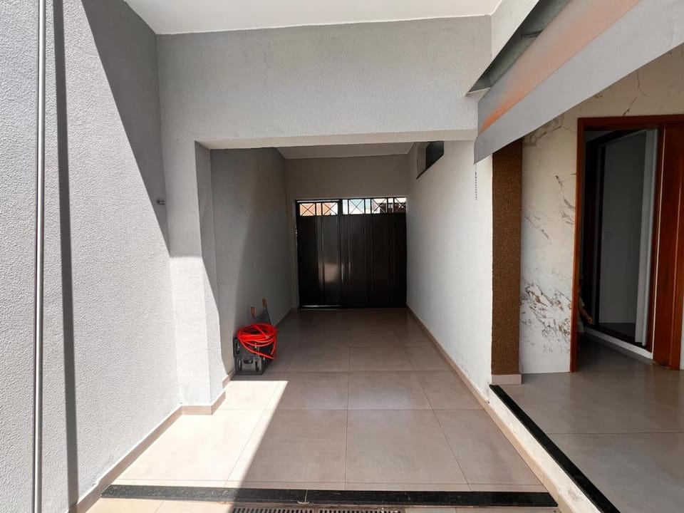 Casa nova com ar 2 quartos, 6 beliches pra até 12 pessoas House in State of São Paulo