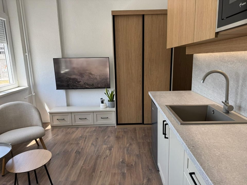 TV and multimedia, Kitchen or kitchenette, Living room