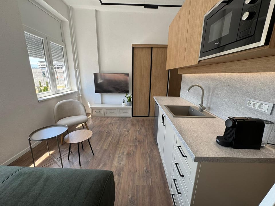 Kitchen or kitchenette, Living room