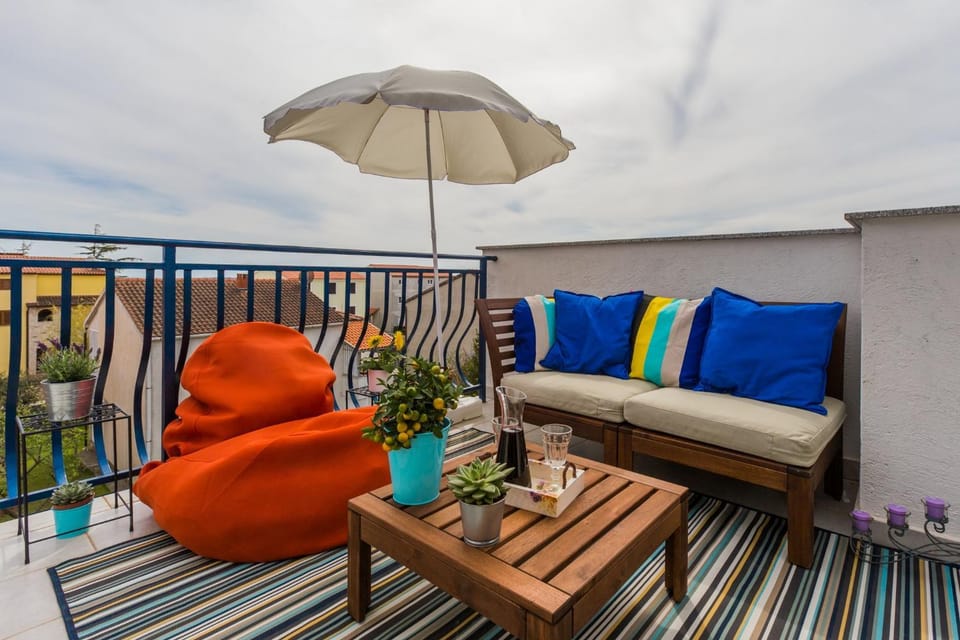 Balcony/Terrace, City view, Sea view, Street view, Inner courtyard view