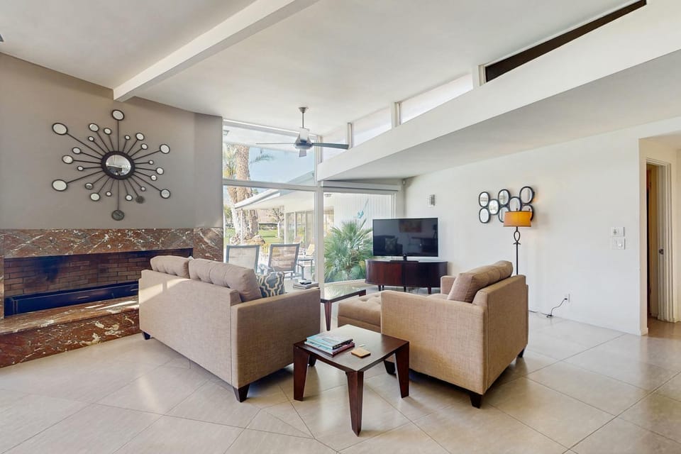 Mod Reflections at Tamarisk House in Rancho Mirage