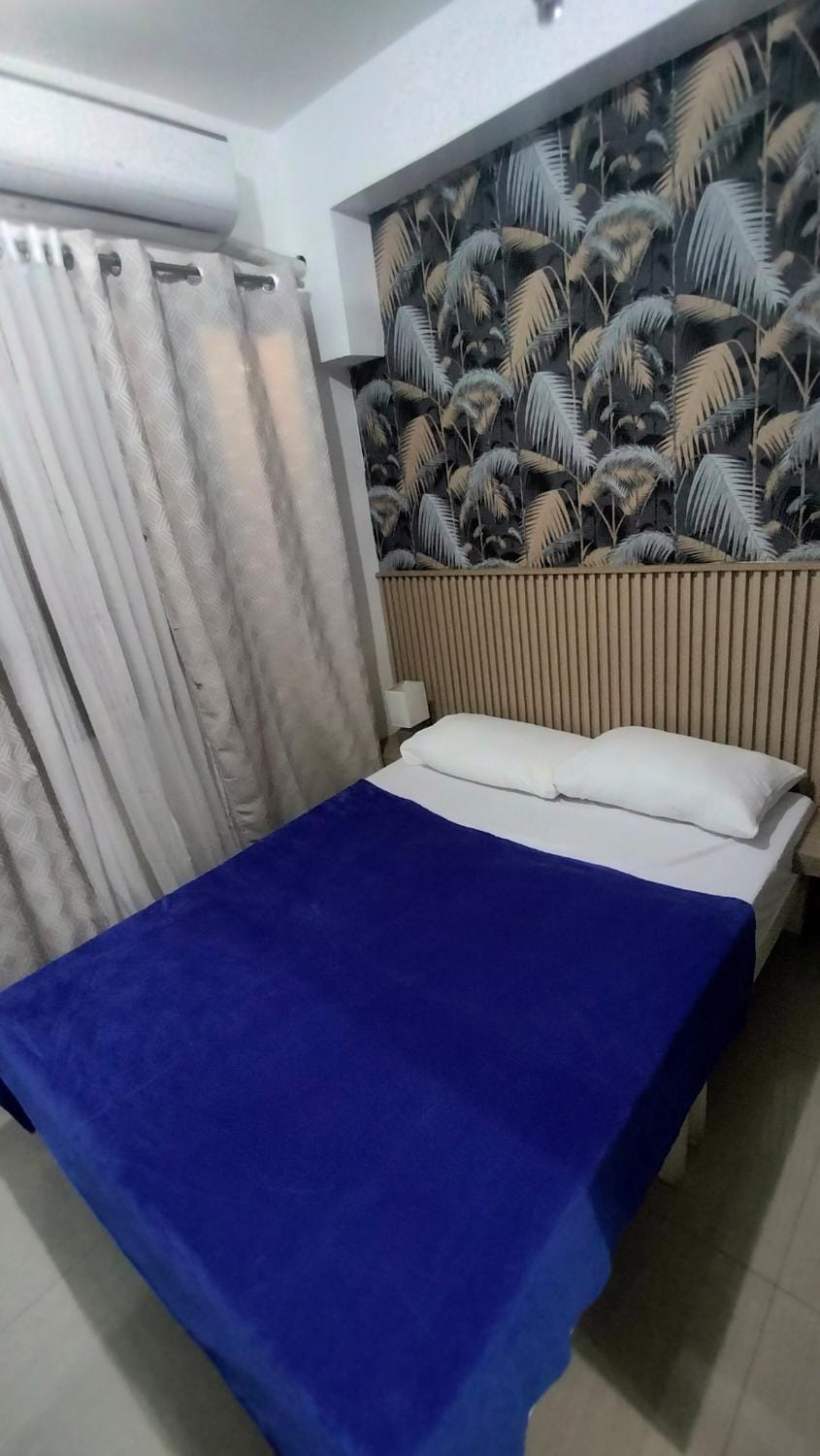 EM'Staycation Walking distance to Mall of Asia Apartment in Pasay