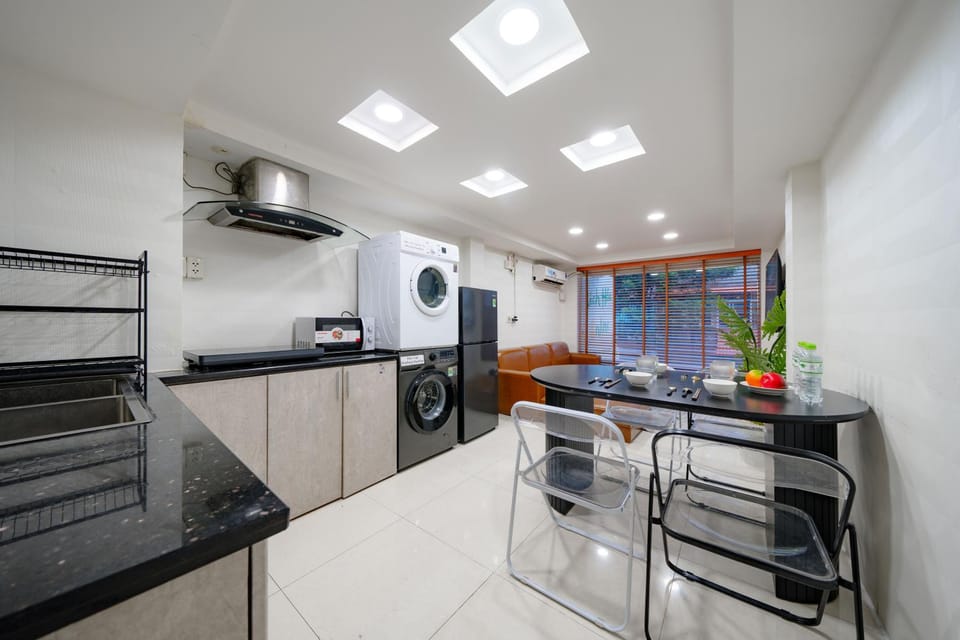 Budget friendly House for 10 Pax Centre District 1 Apartment in Ho Chi Minh City
