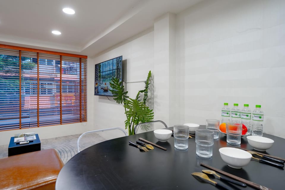 Budget friendly House for 10 Pax Centre District 1 Apartment in Ho Chi Minh City