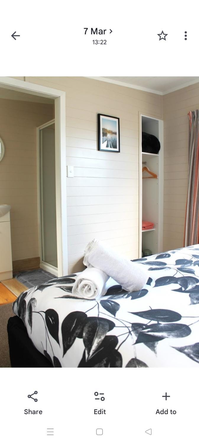 Prestige park suites Raglan - Private studio Bed and Breakfast in Raglan