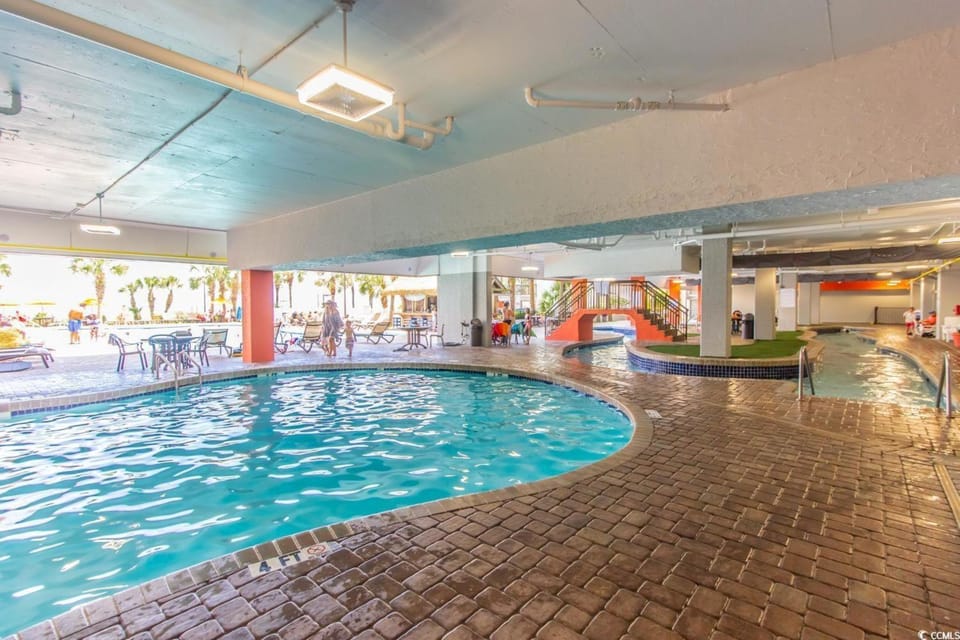 Saltwater Sunrises, Bright Oceanfront Condo w Large Balcony House in Myrtle Beach