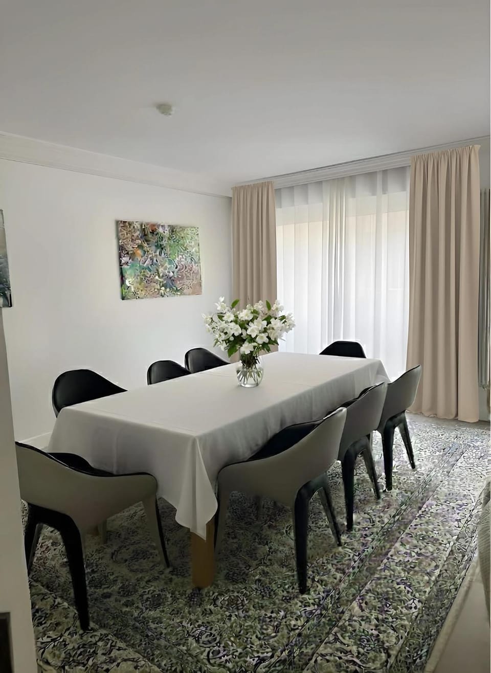 Arc de Triomphe - Prestigious 3BR - Terrace Apartment in Paris