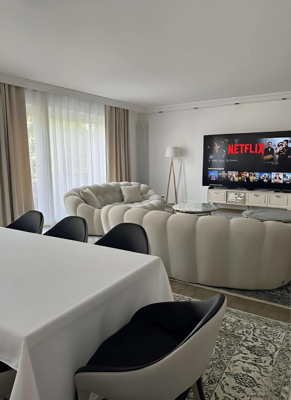 Arc de Triomphe - Prestigious 3BR - Terrace Apartment in Paris