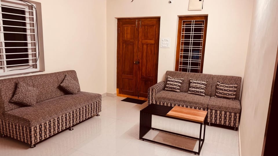 Home stay in Gundlapochampally near Kompally bridge secunderabad Aparna Vacation rental in Secunderabad