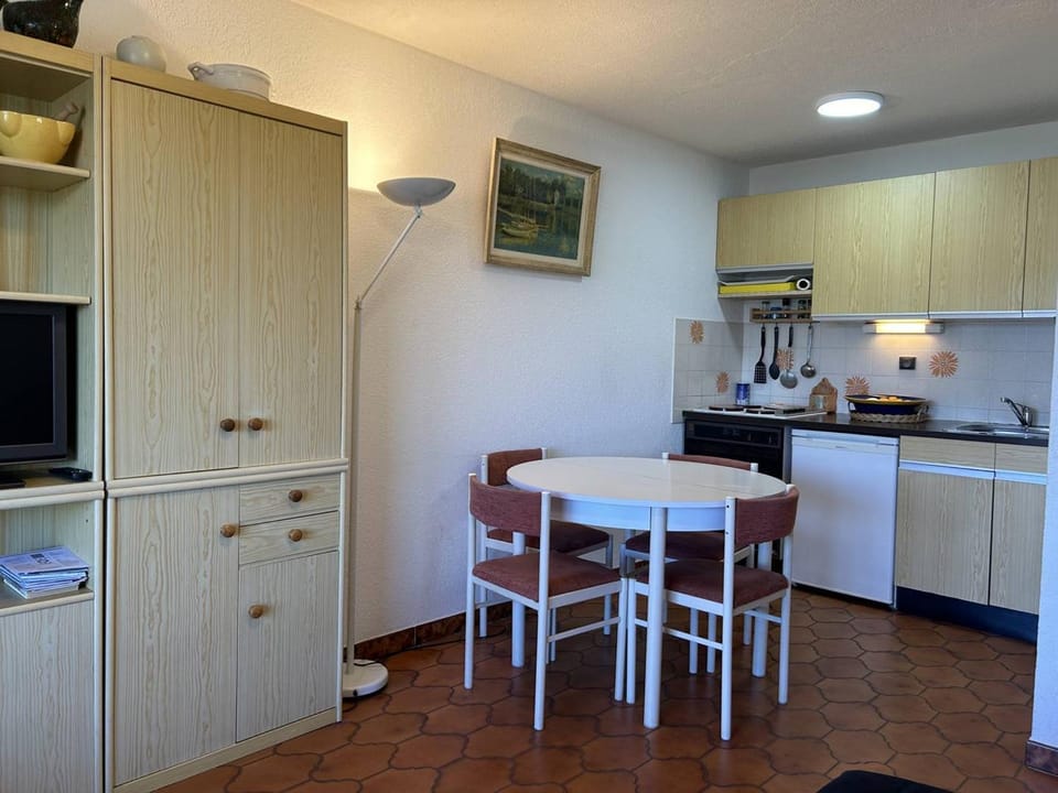Appartement 2 pièces climatisé, vue mer à Bormes-les-Mimosas - FR-1-251-883 Apartment in Bormes-les-Mimosas